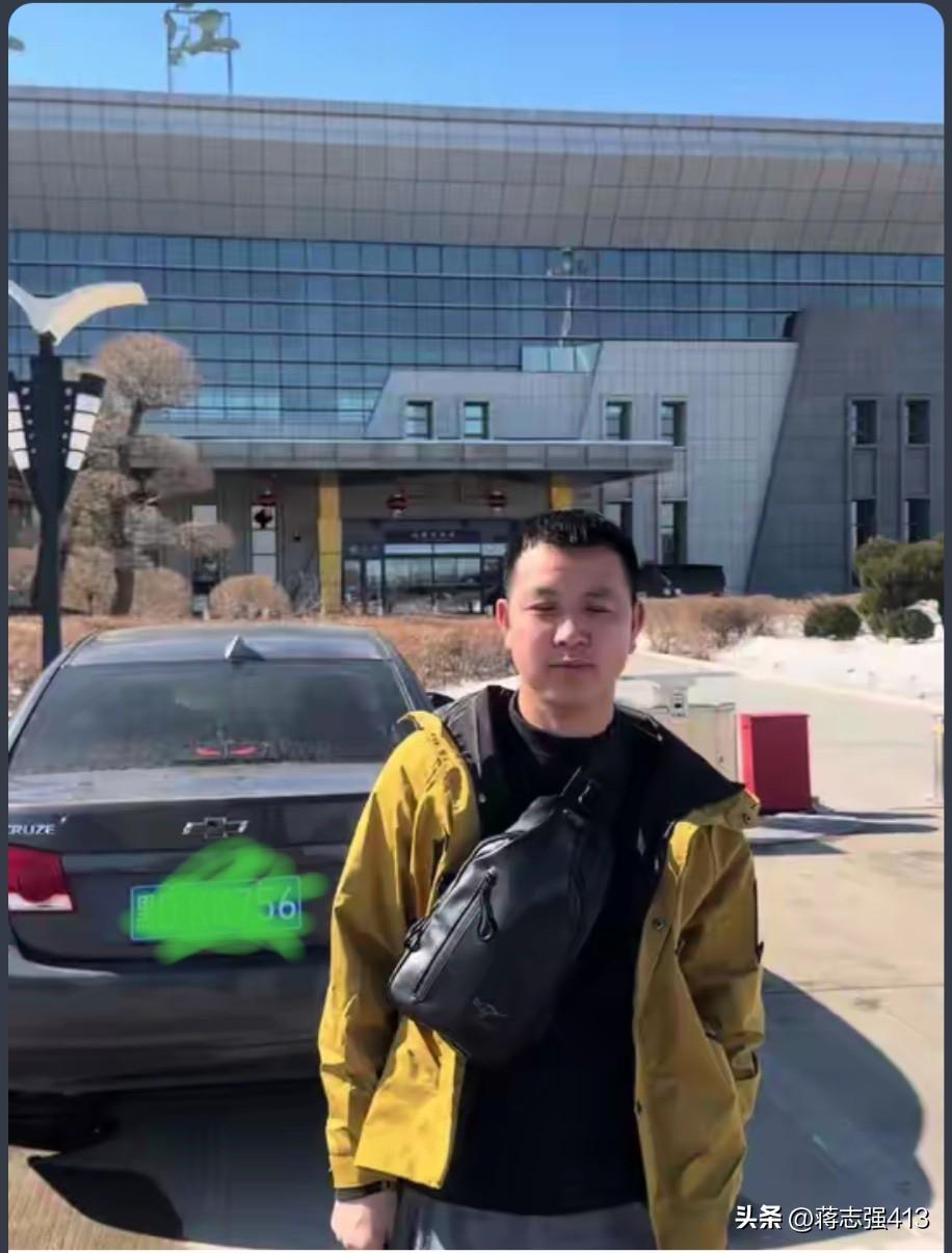 林区小明发抖音叫网友猜他要去哪里，评论区都乱套了，看了评论区全是想老姑娘了。林区