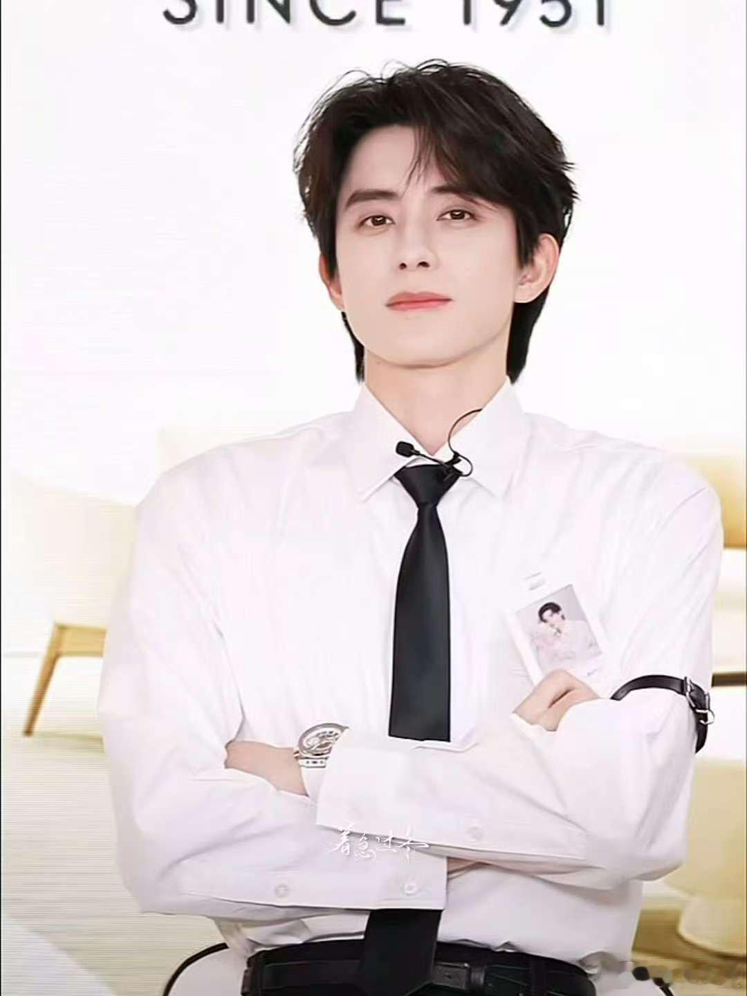 敖瑞鹏臂环敖瑞鹏品牌直播状态敖瑞鹏臂环，帅的，好看 ​​​