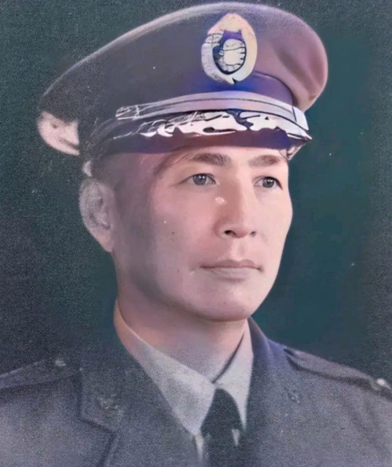 不能让叛徒身后一了百了。国庆期间，央视播放的历史题材的谍战剧《沉默的荣耀》一经播