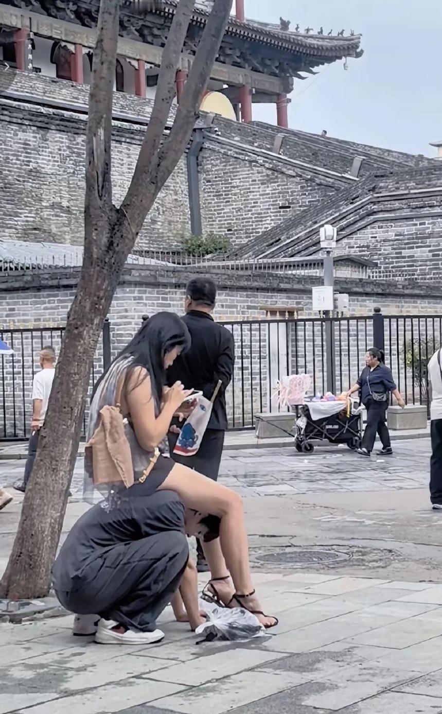 这样的媳妇儿能要吗？
不如连儿子一起放弃吧！