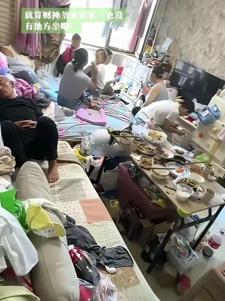 因为大家都认为 总有一个人会看不下去，主动去收拾，没什么好说的 