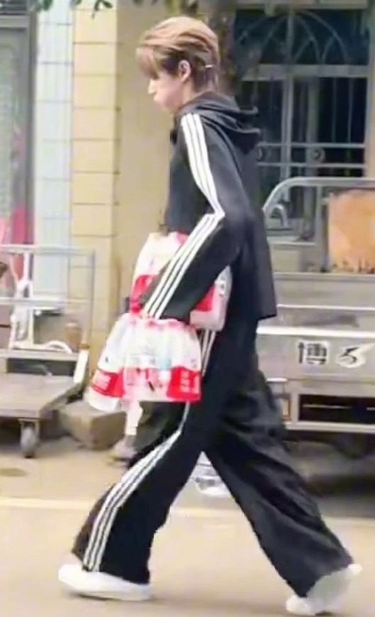 勒我宝宝手了🥹王鹤棣亲爱的客栈2026