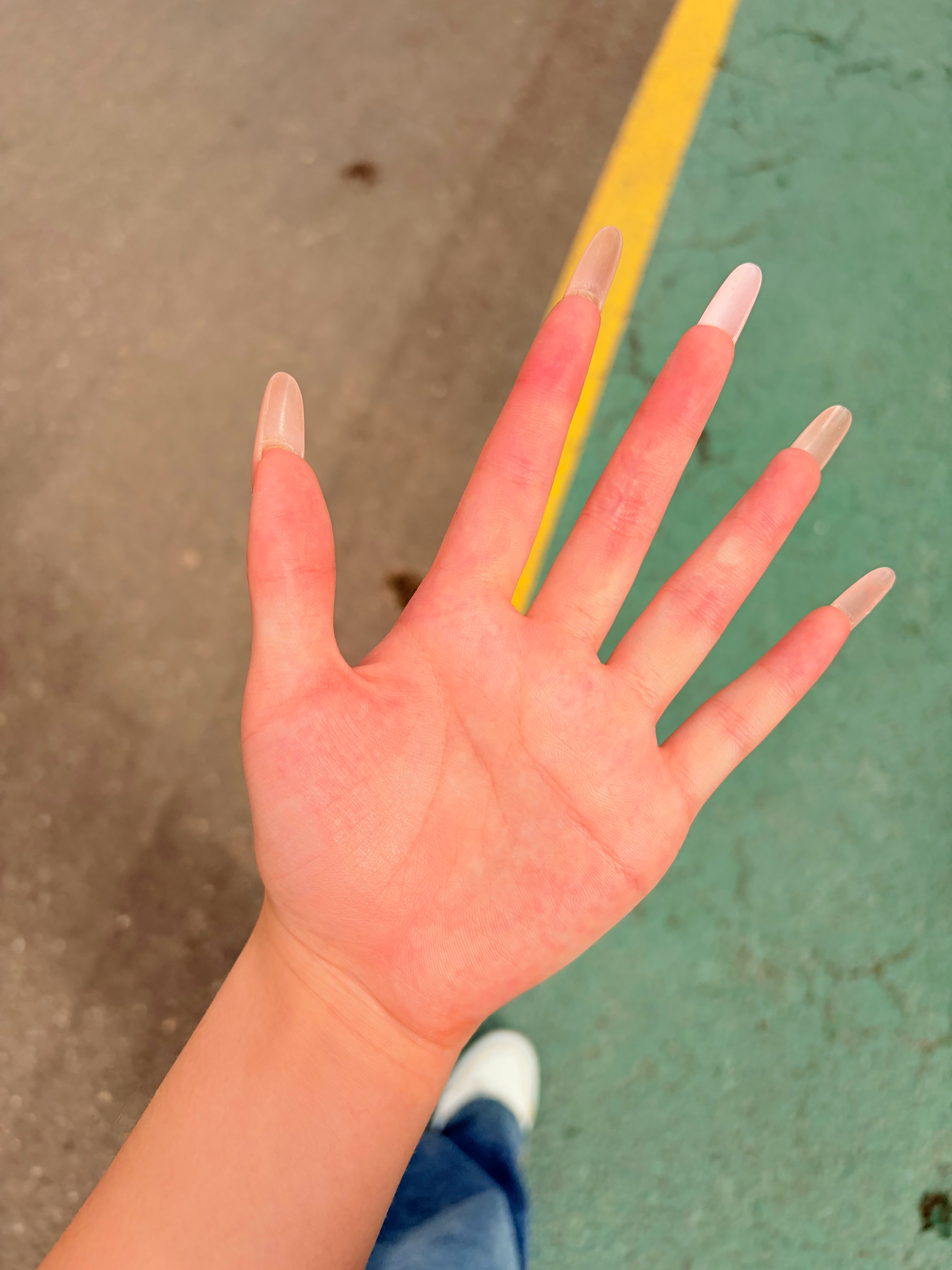扔完垃圾后我的手 