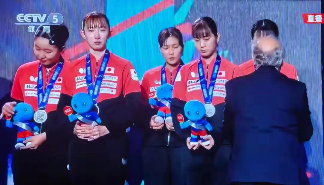 伦敦世乒赛结束，日本女乒实力暴涨，主帅竟是马琳落选国家队师兄
伦敦世乒赛女团这一