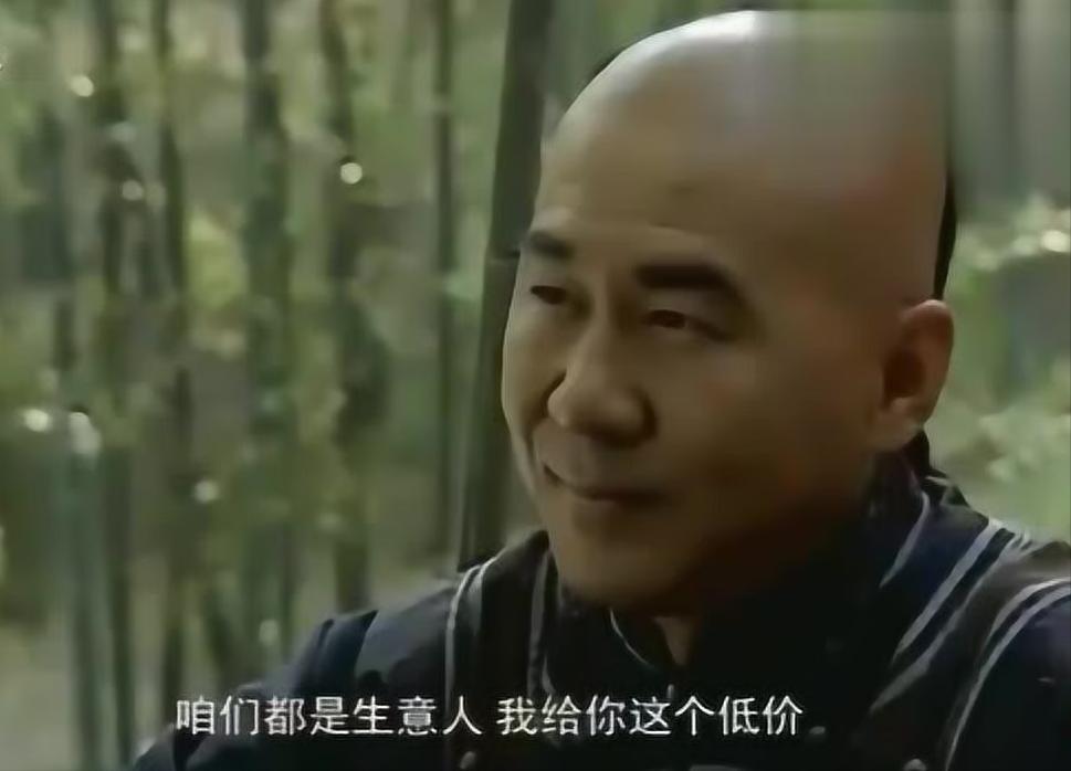 乔致庸很会做生意，左宗棠西征时，乔家出了好几百万两银子，但也有一定条件，就是大军