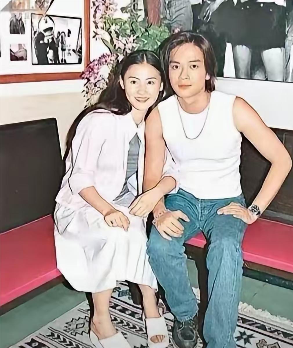 1999年买的900万豪宅，不到一年就人去楼空，如今回头看，这根本不是娱乐八卦，