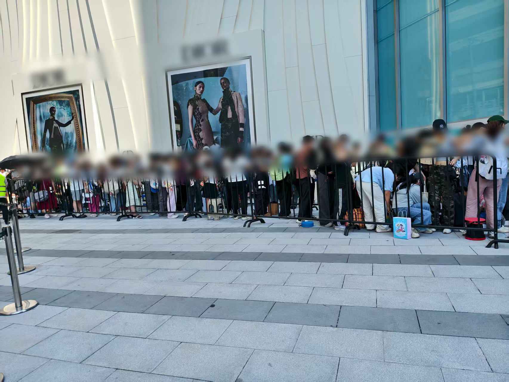 现场已大排长龙…………（商场甚至还没开门[老师好]不愧是俺们顶流幂的号召力[老师