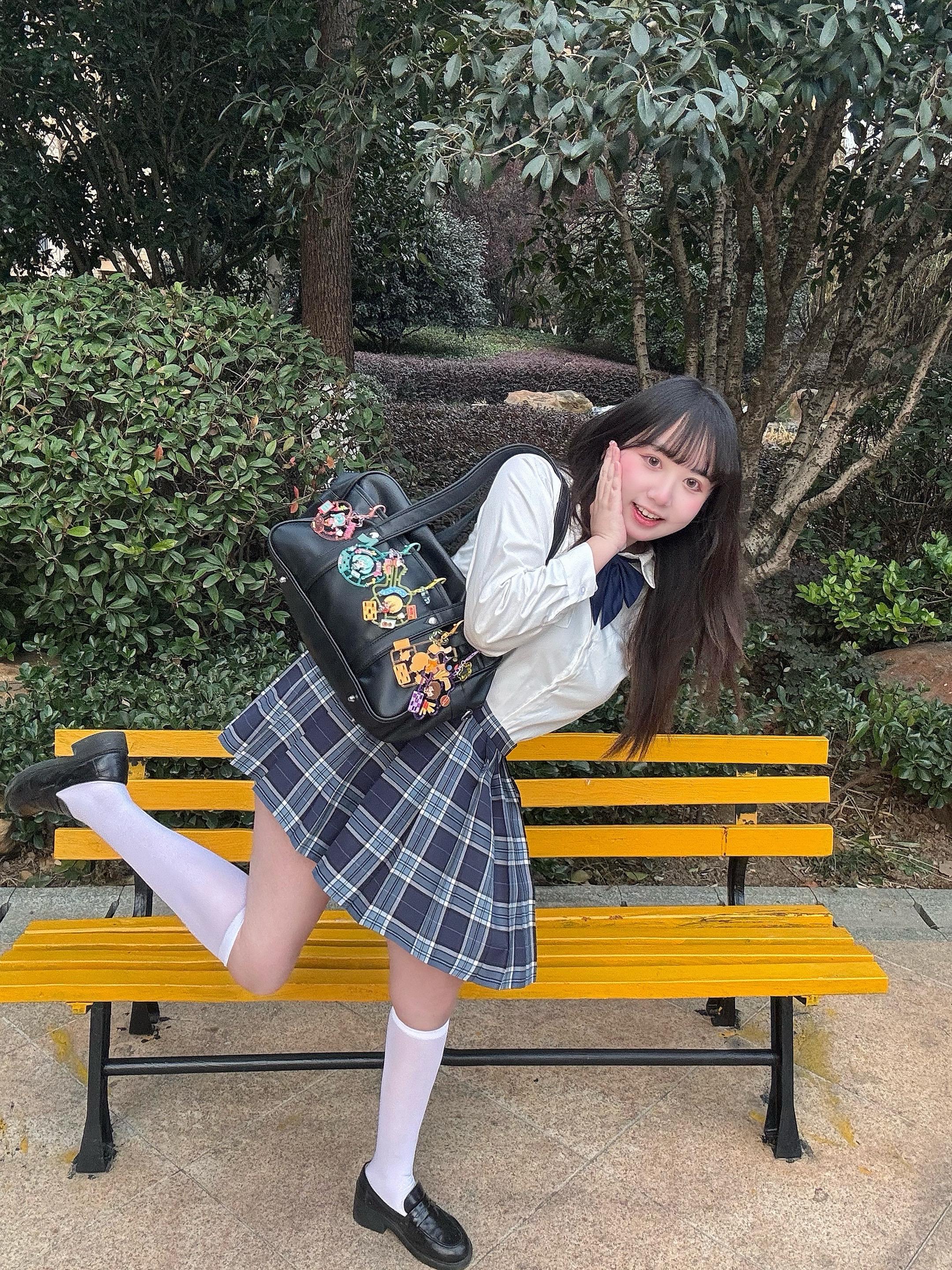 柯南&初音联名挂件all in啦！呀～这款联名铁盒真的敲可爱！🥰 被...