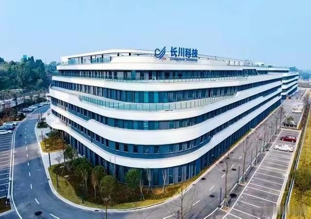 半导体测试设备，长期被泰瑞达、爱德万垄断。一家中国公司默默干了8年，利润增长60
