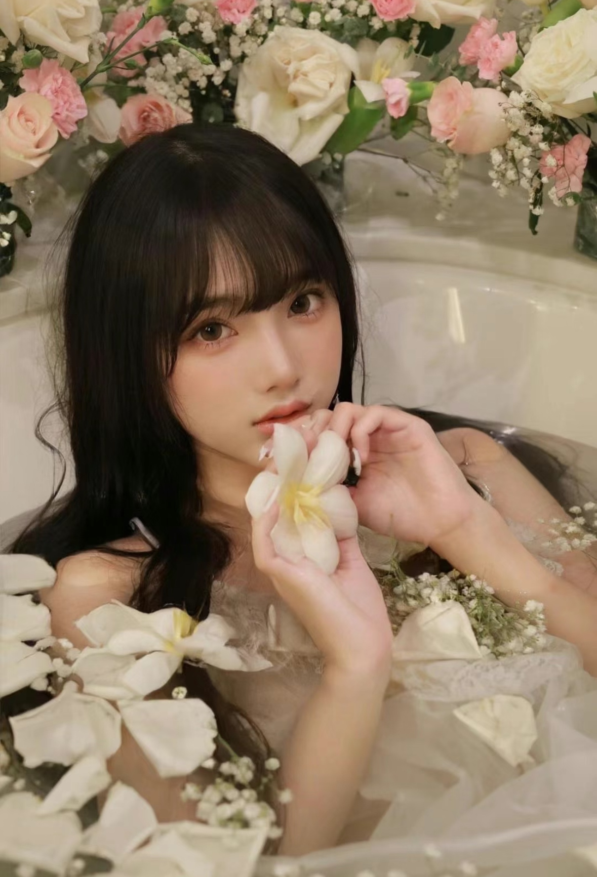 无人在意的角落汪峰又官宣他的演唱会，林俊杰和七七的恋情炸出周杰伦的祝福，杰迷不语