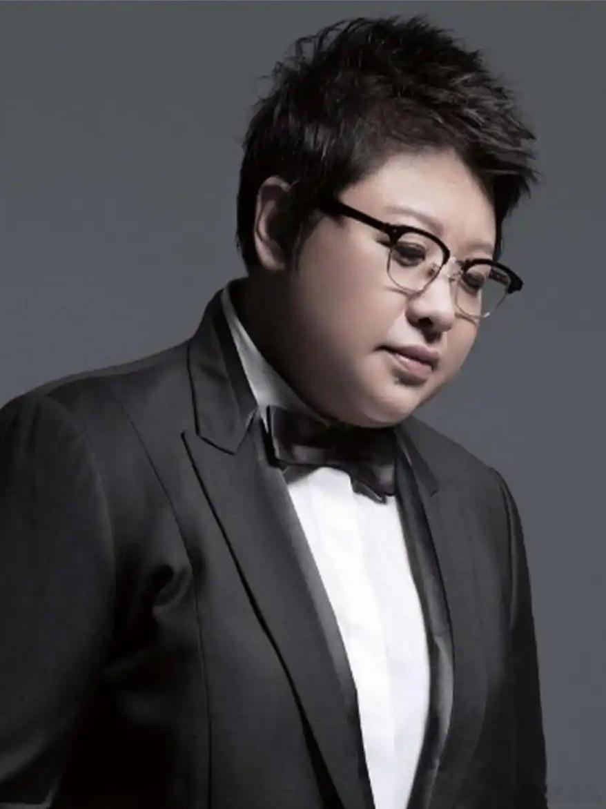 韩红为小洛熙宝宝发声 5月龄早产儿小洛熙在儿童医院接受心脏房间隔缺损手术时离世，