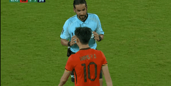 王钰栋没有巨星的实力却有巨星的毛病！本来U23国足就是以弱拼强，靠的就是全队统一