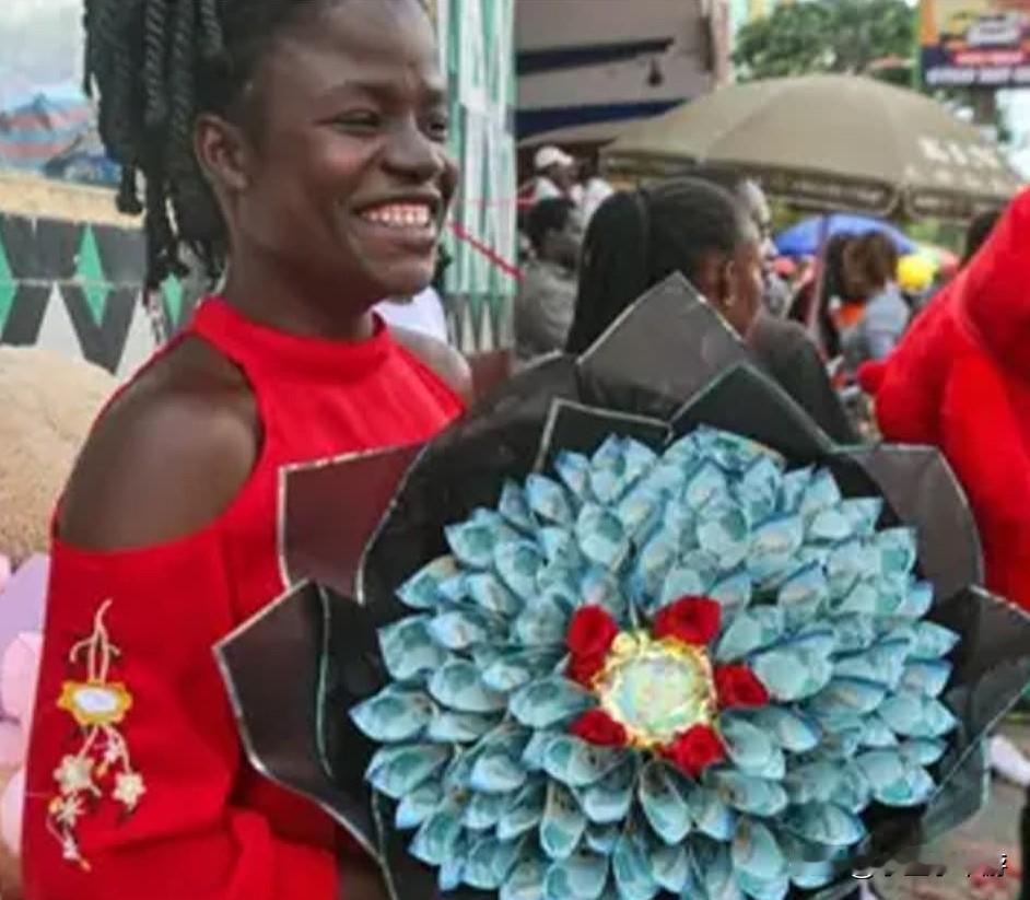 钞票花束竟成“入狱通知书”？肯尼亚当局严打货币损毁行为，最高可判监禁三个月！
 