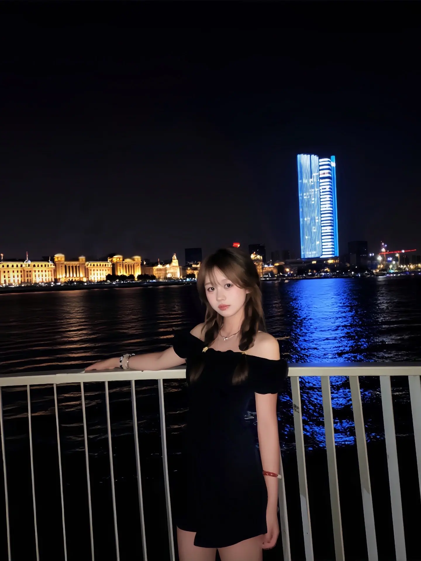 随天意 纳因果 大千世界。