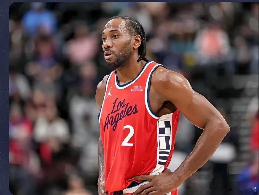 金靖瘦到认不出来伦纳德效力过三支球队：马刺、猛龙和快船，其中快船被他坑得最惨。没