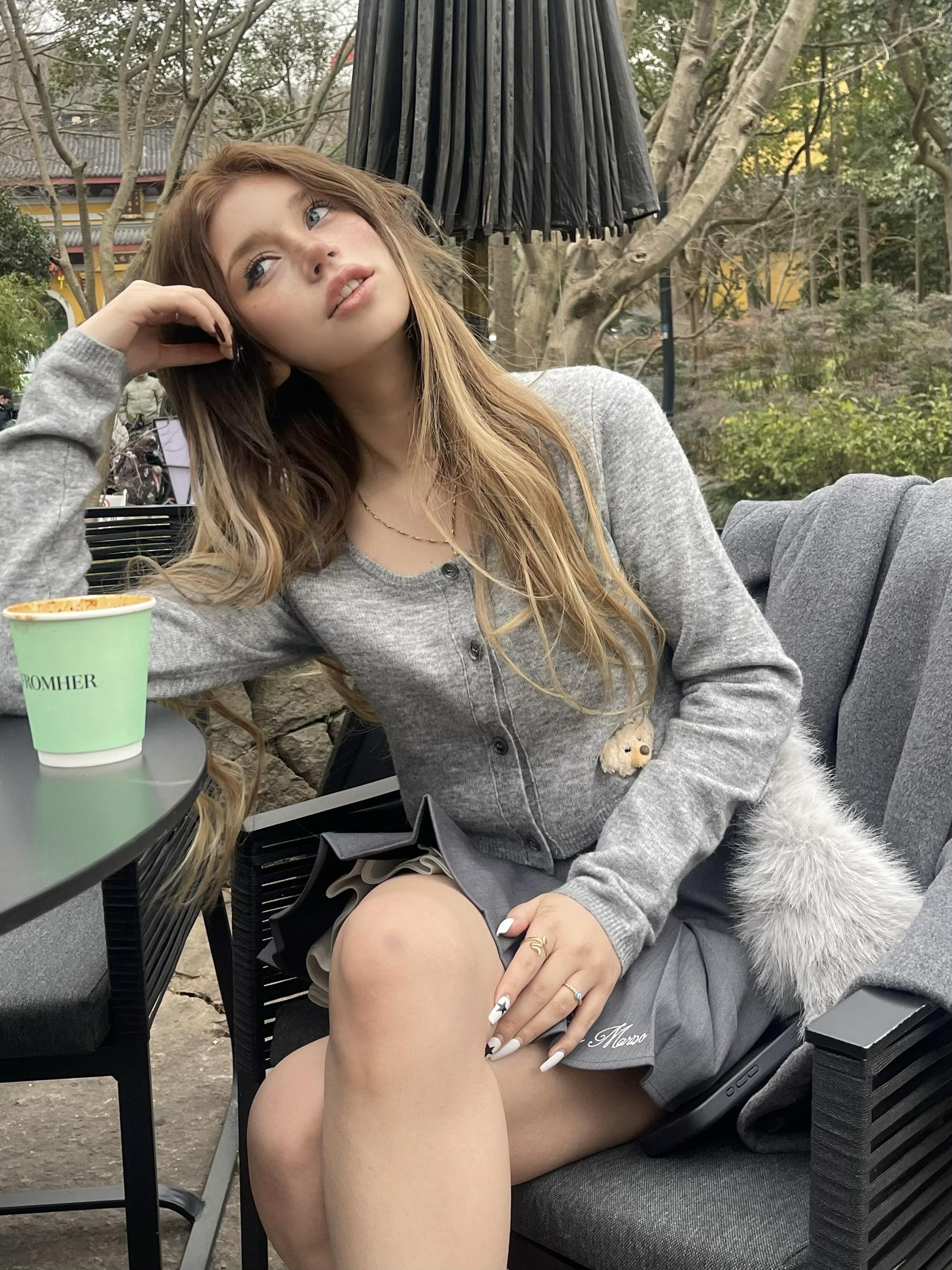 美女已经满足不了我了 我需要美金💸。