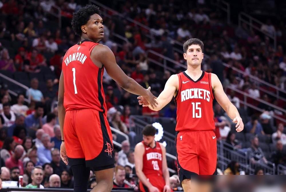 我告诉你，火箭这1.8亿美金不是用来赢球的，是用来买教训的。
一个后场发动机，