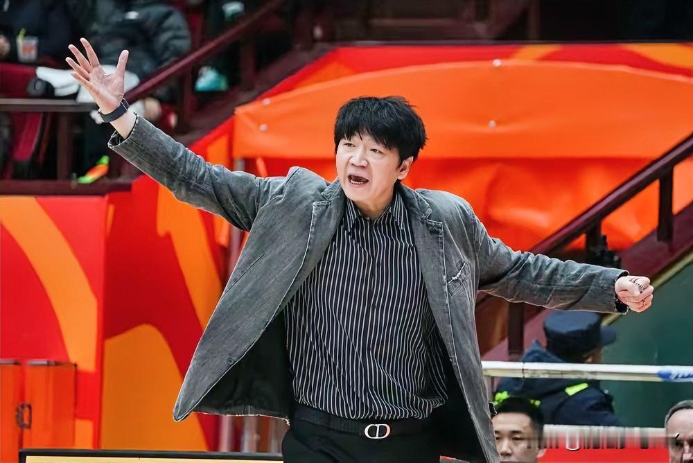 山东男篮半场丢58分，我不意外
山东男篮主场首败，我也不意外
但最令我意外的是，