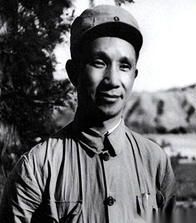 老蒋拿到那份名单的时候，我猜他反反复复看了好几遍。
他在找一个名字。一个让他丢了