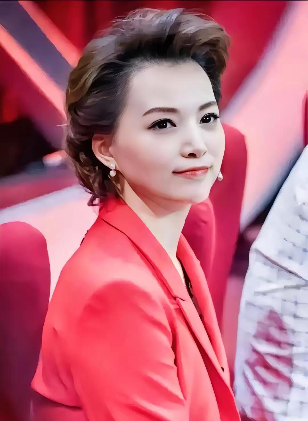 董卿说：在这个世界上没有完美的婚姻，不管你跟谁结婚，都会有无数次后悔的念头。有钱