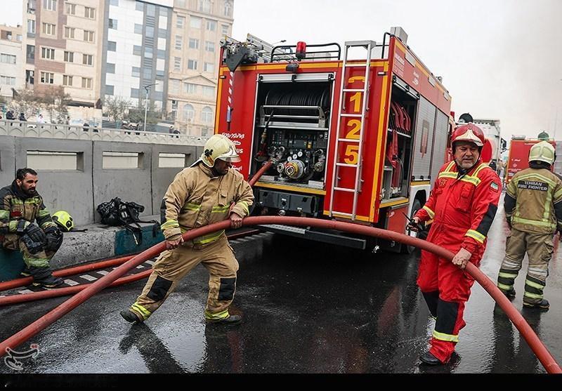 新闻快讯——伊朗德黑兰詹纳特阿巴德市场突发大火 火势已控暂无伤亡 200摊位受波