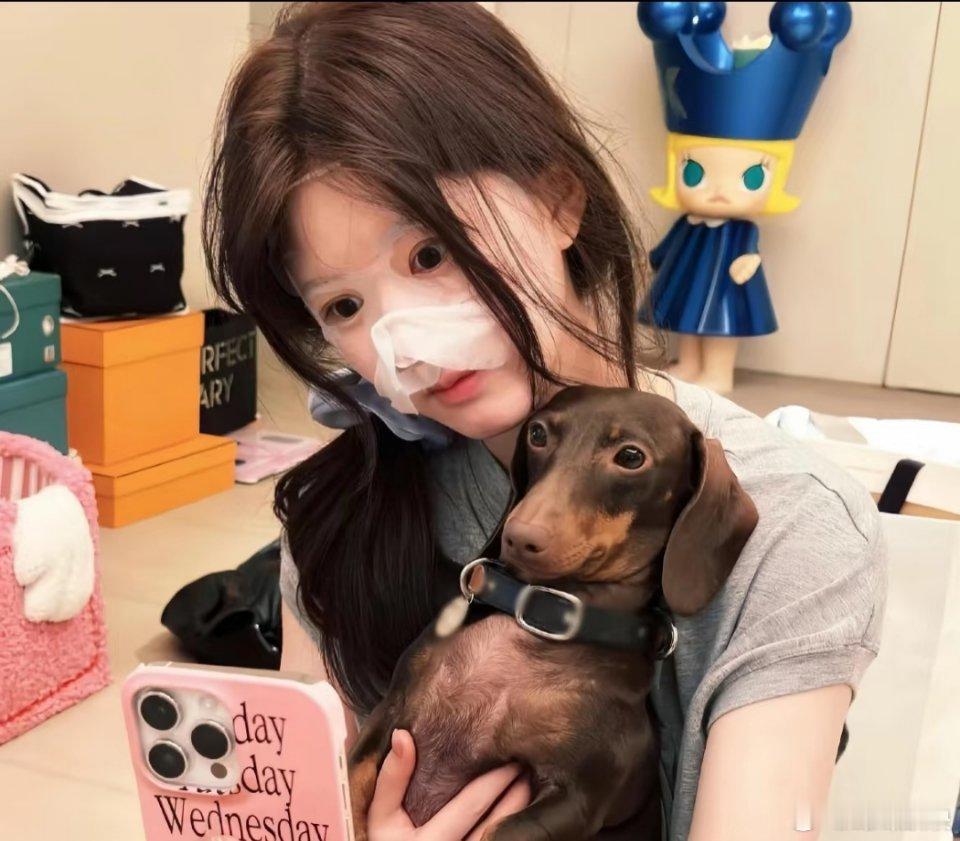 赵露思[超话]  过了腊八就是年，希望露思新的一年身体健康～多吃点饭，身体胖胖，