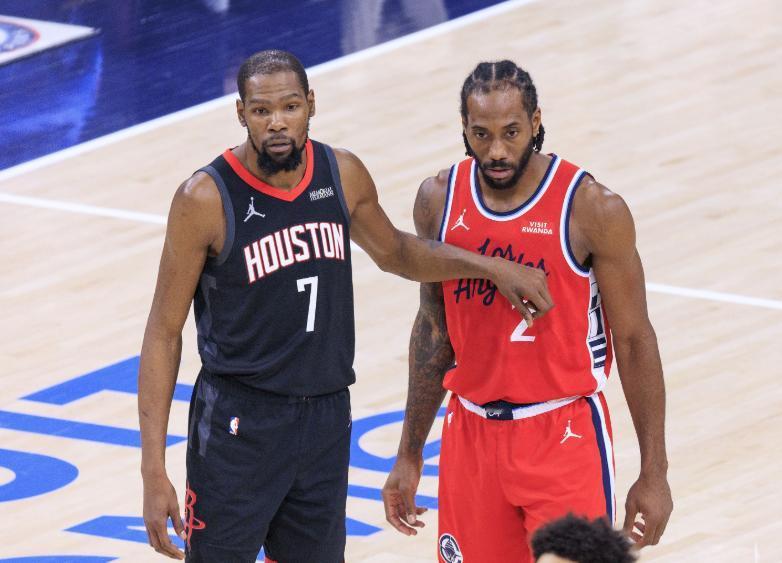 申京换小卡？真别给火箭乱支昏招

记者Michael Pina发文称，今年夏季，