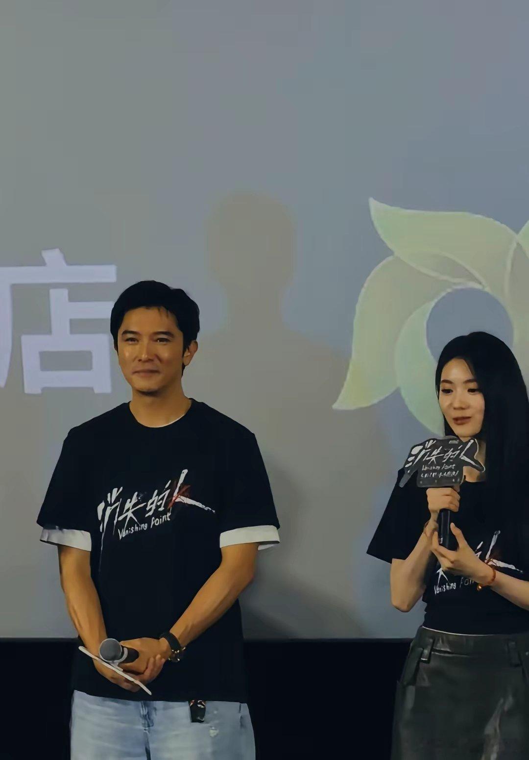 查了一下演员邱泽不查不知道一满是敬佩，原来他演技这么好，却不是科班出身的。他居然