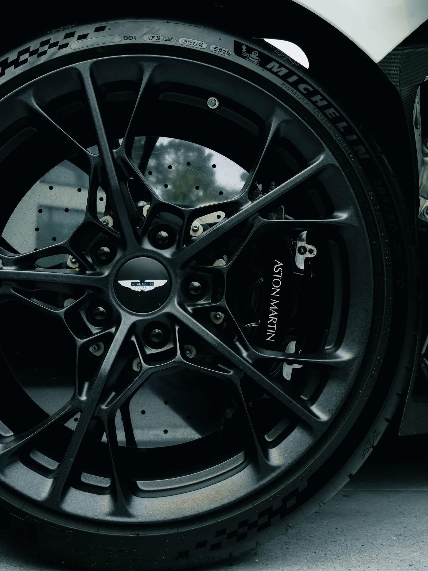🤍Aston 🧡Martin  🖤Valhalla ​​​