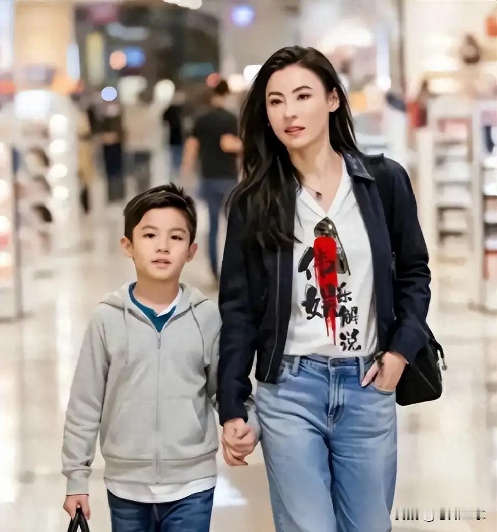 张柏芝说的“第.二个家”上了热搜，八年过去了，为什么我们还会执着于她的“剧本”呢