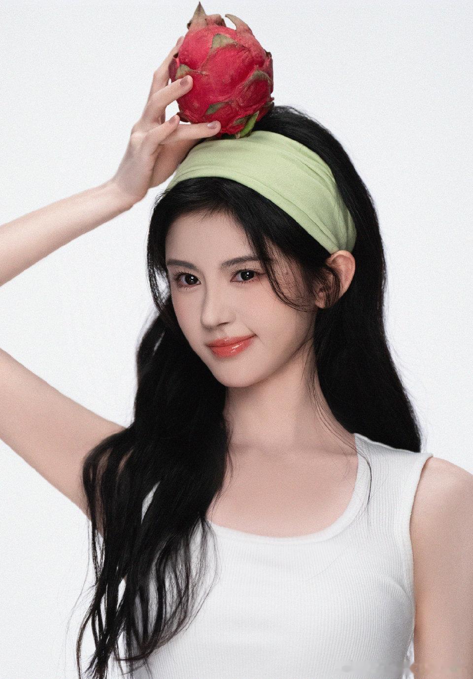 鞠婧祎 jjy鞠婧祎苏绿夏 “我手心的玫瑰  有一天会枯萎  但你永远是不败的花