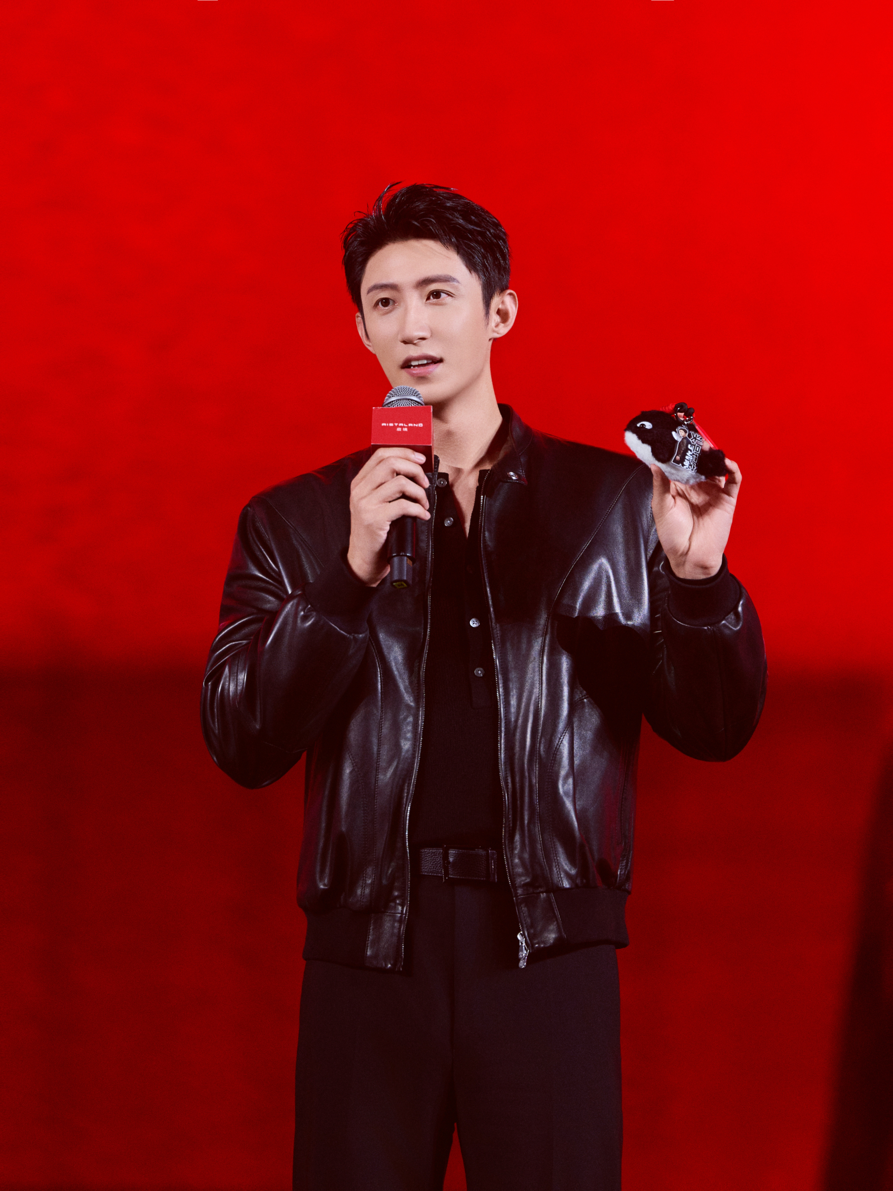 说了一万遍了我爸叫黄不修这p2是谁啊根本就不是我爸啊快把我爸还给我…… 