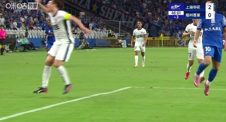 申花2-0领先了！海港和蓉城也许压力会很大了！今天是申花冲冠第一场！上半场完全压