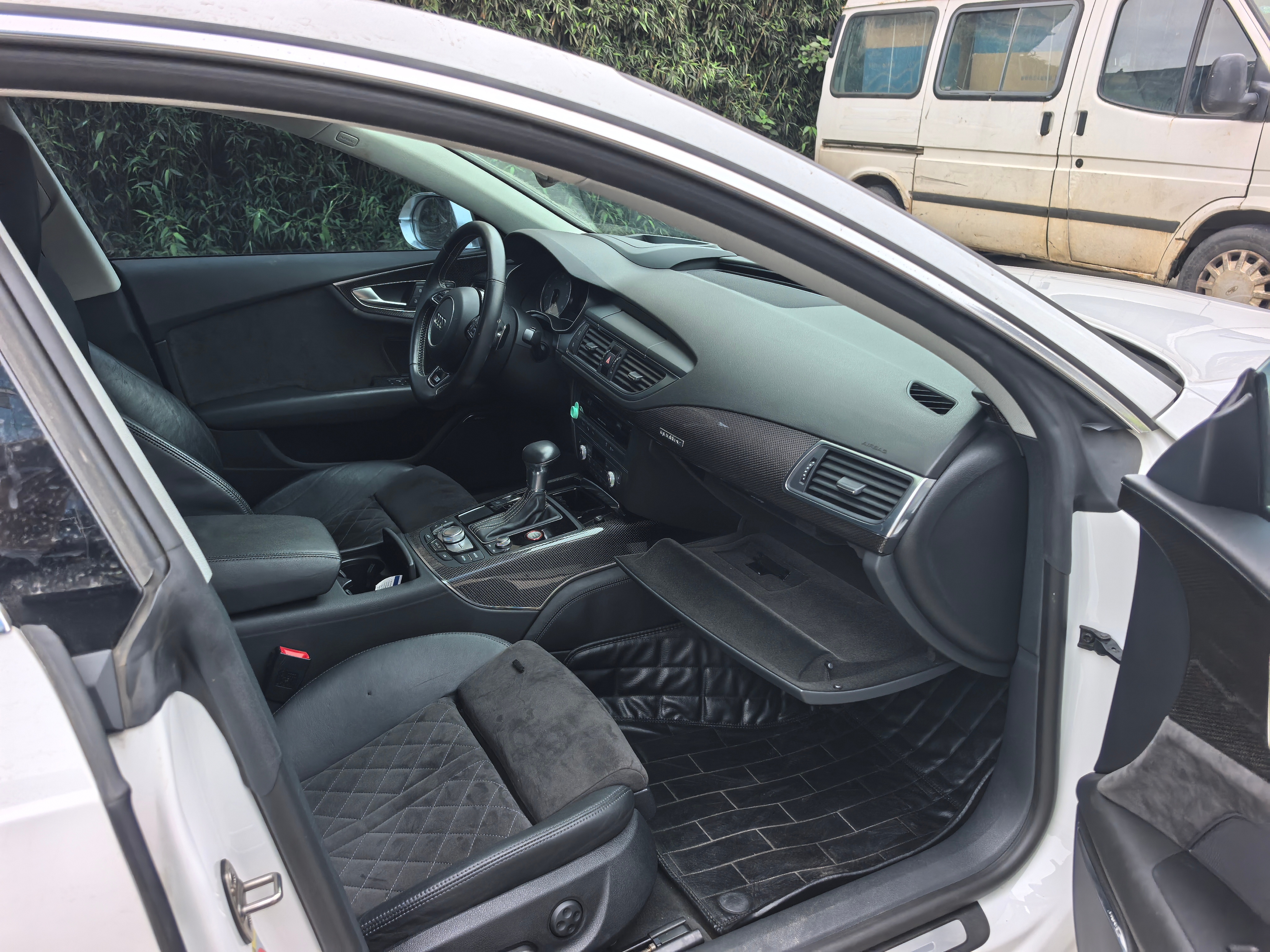 19 年奥迪 S7一手 2.3 万公里满分 10 分，打个几分？ 豪卖让购车简单