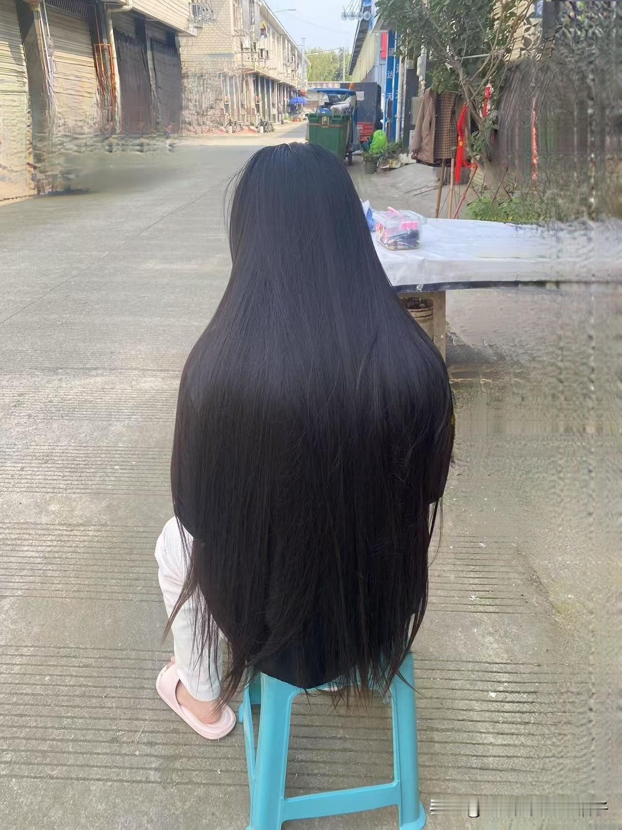 长发飘飘，坐等风来，享受美好时光。