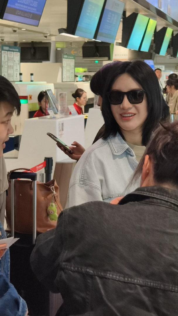 尚雯婕合伙人选品比浪姐累多了谁能想到尚雯婕在合伙人选品现场直接被难住！本以为精华