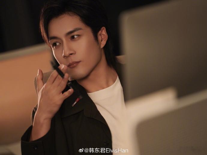 韩东君太有腔调了所有人感受这部剧的韩东君 家人们，我要向你们强烈安利韩东君！韩东