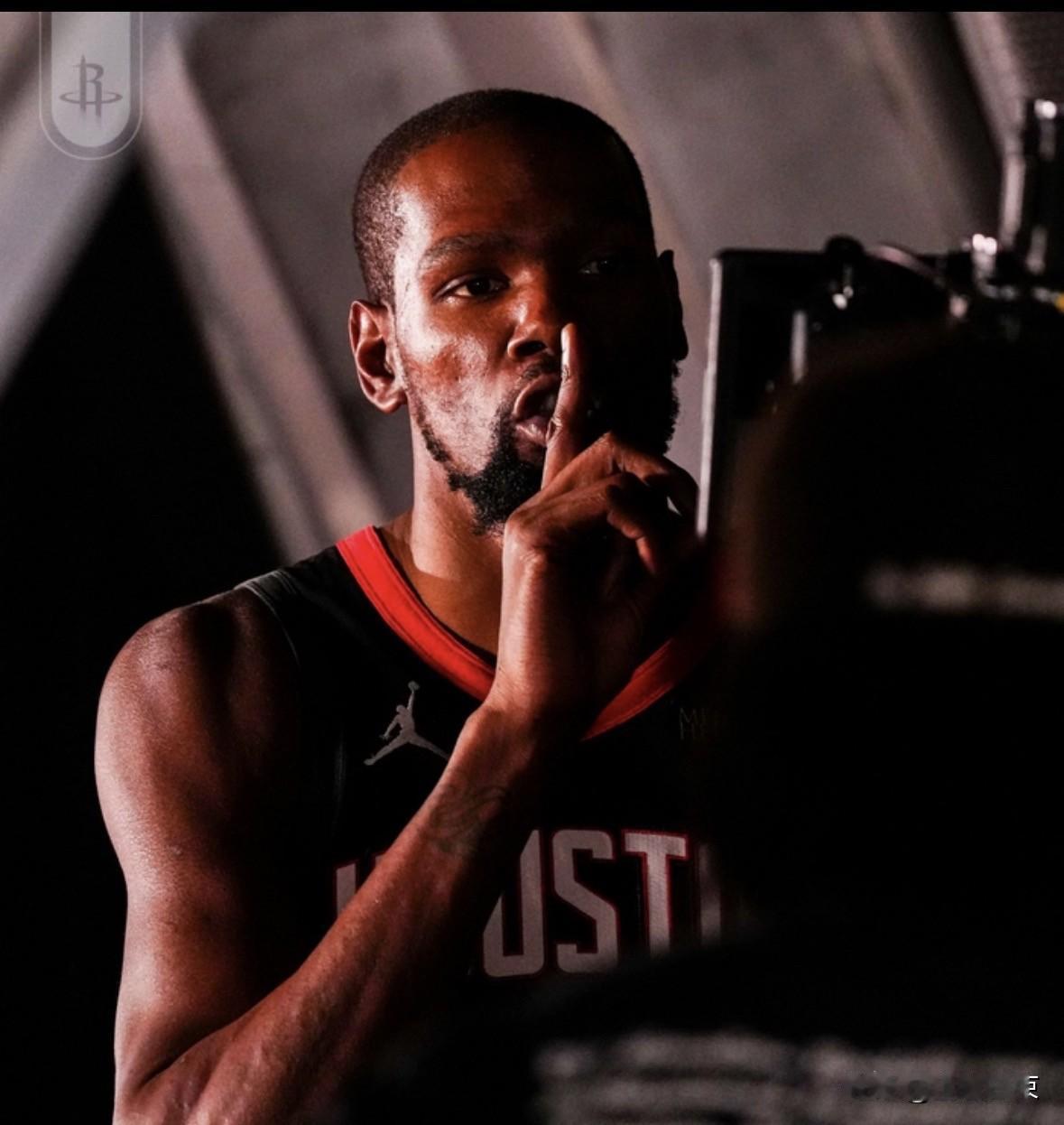 火箭究竟算强队吗？申京+杜兰特是否顶级？
联盟第一档球队：雷霆，掘金
第二档球队