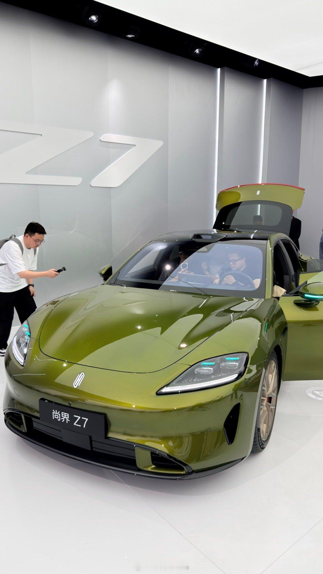 发布会马上开始，先看车尚界Z7/Z7T，问界M6，智界V9，问界M9 