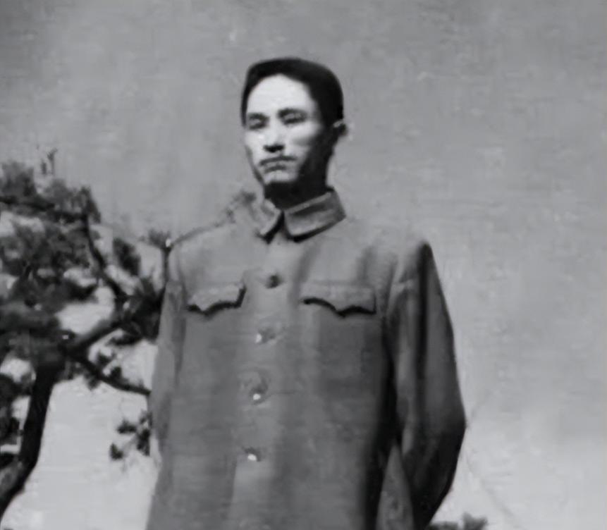 1937年，西路军战士蔡长元九死一生，逃回部队，却因身份没法查清，而被扣下审查，