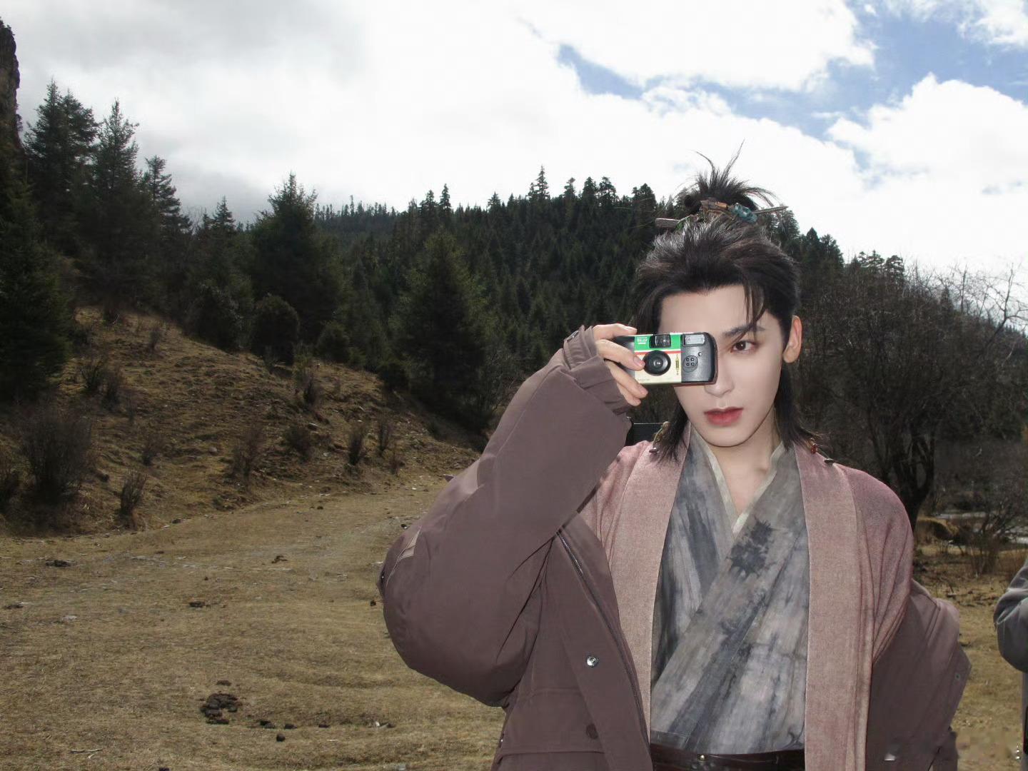 刘大锤否认爆料刘大锤否认爆料侯明昊卢昱晓恋爱 刘大锤否认爆料侯明昊卢昱晓恋爱瓜了