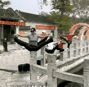 这些都是奇女子，没有个三、五年的功夫根本就不敢上去，普通人连上都不敢上，而她们却