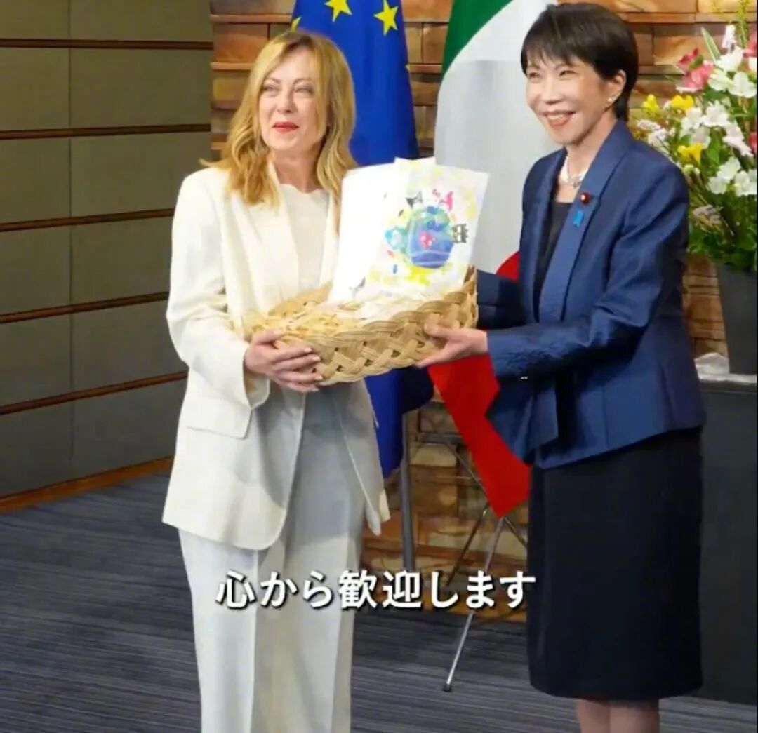 高市早苗对意大利女总理态度冷淡热点解读舆论热炒高市早苗在接待意大利总理梅洛尼时的