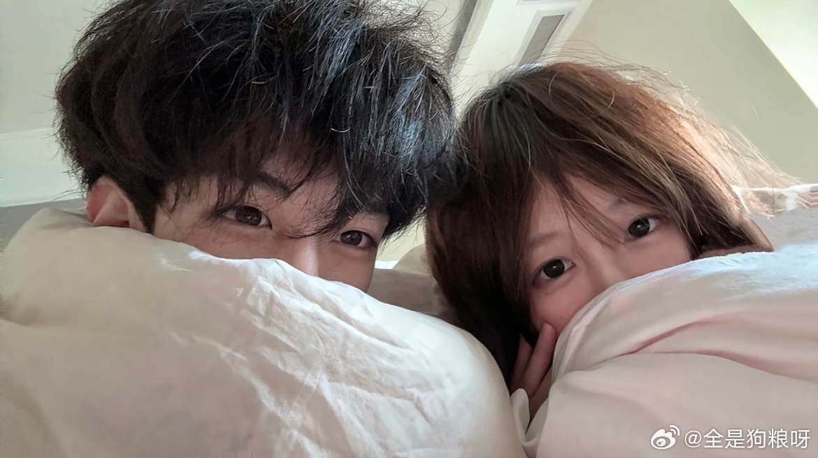 和喜欢女孩一起懒床也是种幸福 ​​​