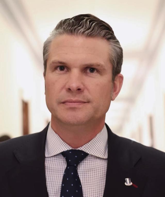 “我们可能要开战了”！美军已经动起来了，将领们全被召回，军舰一艘接一艘地往加勒比