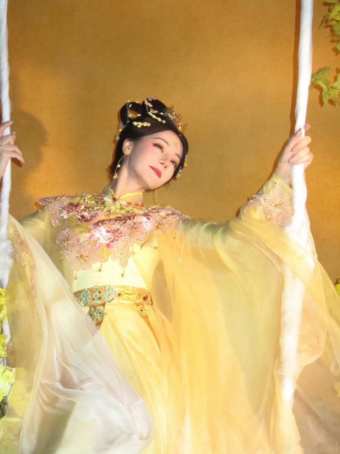 迪丽热巴芙蓉仙子造型迪丽热巴节目今晚上新 迪丽热巴新节目今晚上线也太会选时间了！