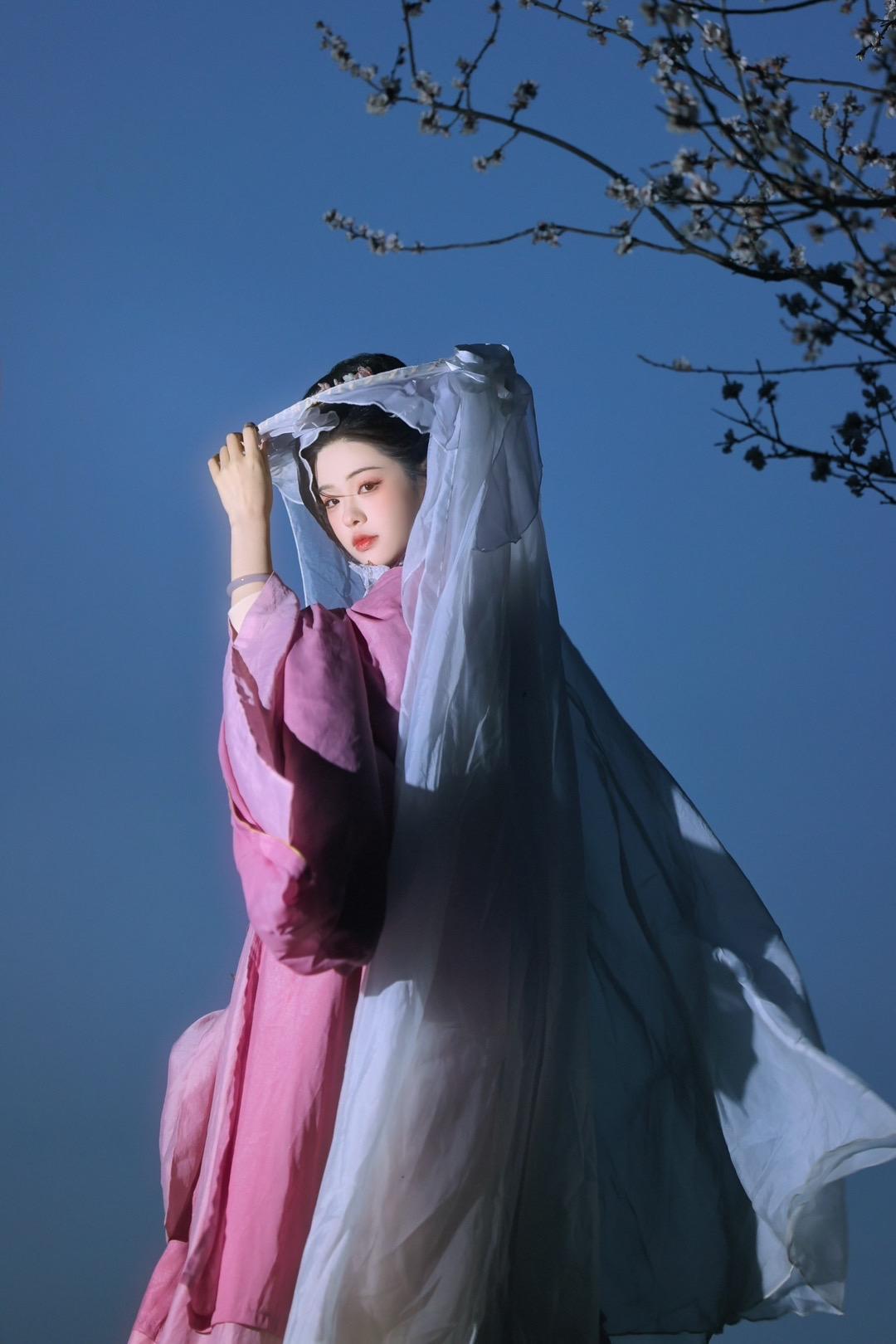 “所谓贵女，并非金银之贵”摄/后：我