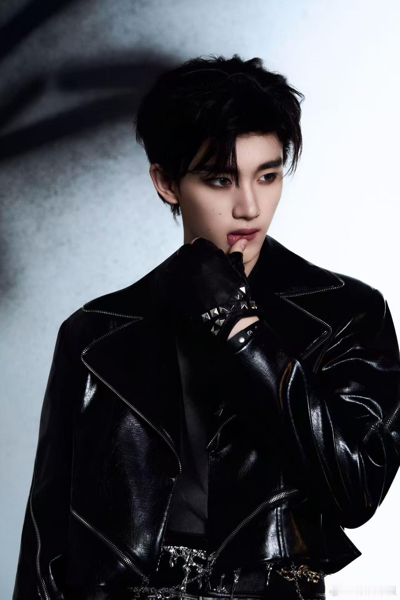 丁程鑫概念大片时代少年团概念大片时代少年团概念大片，帅的，