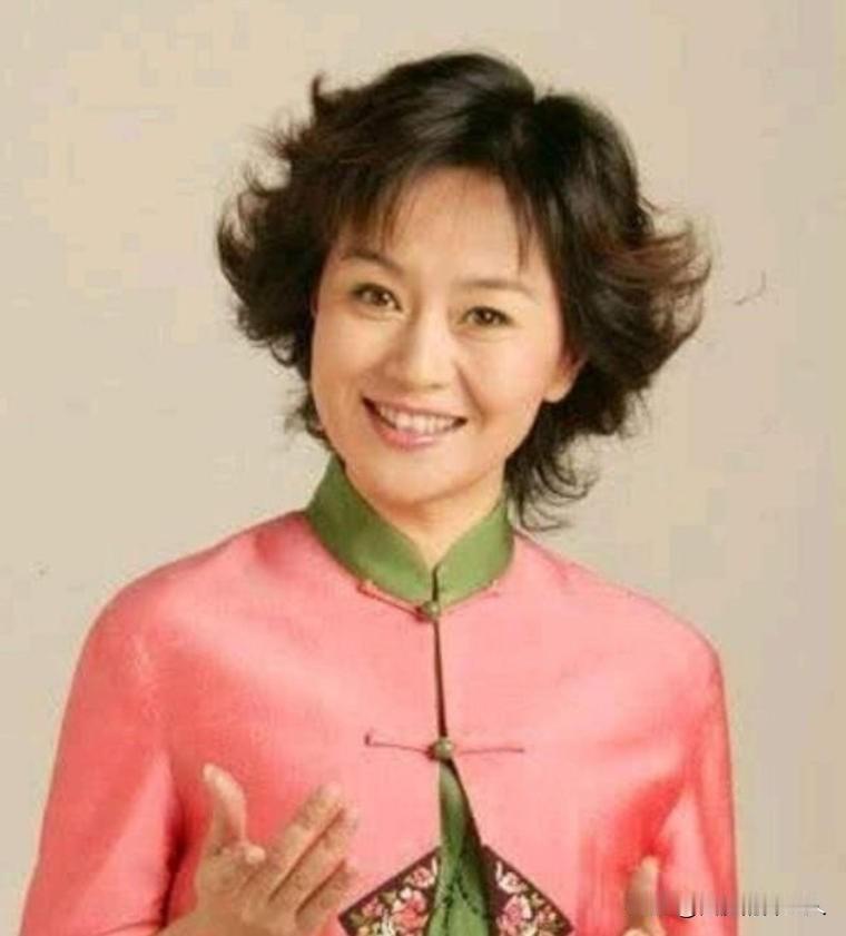 1999年，鞠萍向丈夫提出了离婚，丈夫同意离婚，却让她二选一，孩子和财产只能带走