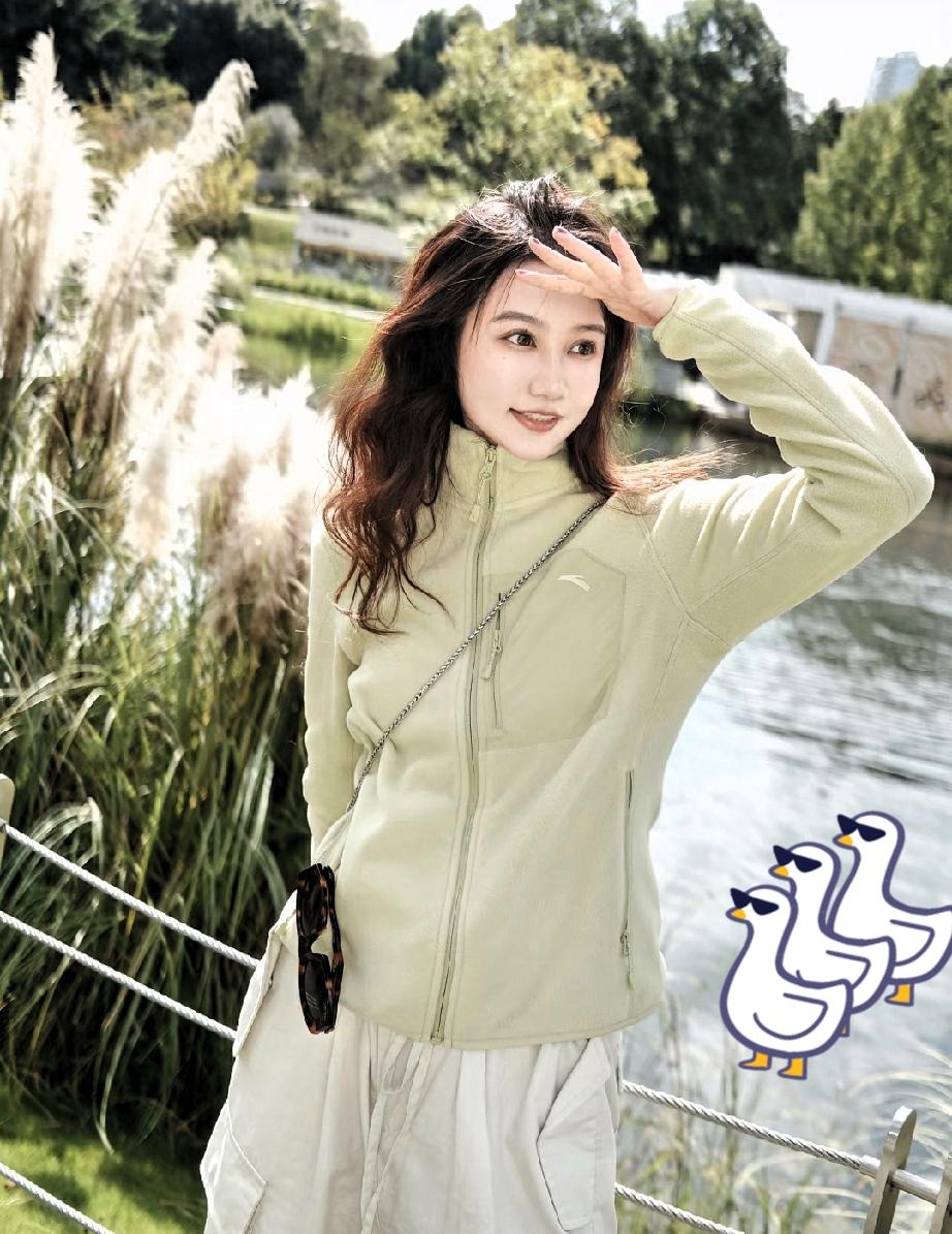 杨绛先生说：
“低级女人用生命博感情，
中级女人用生命博爱情，
高级女人用生命找